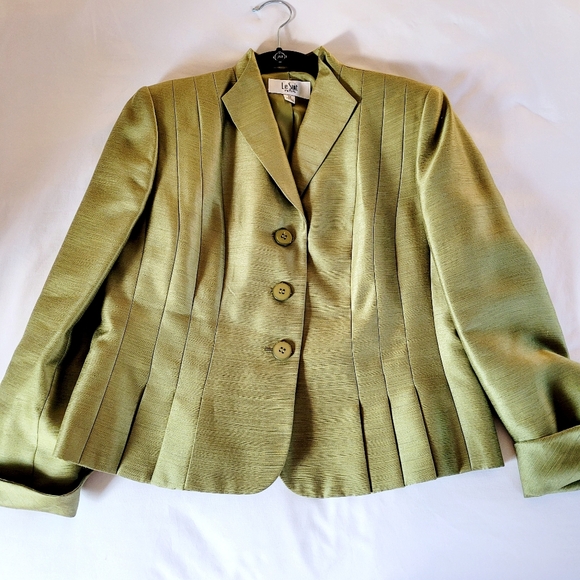 Le Suit Green Chartreuse Suit Jacket Blazer Size 8P Holiday Wear Polyester/Rayon - Picture 12 of 12